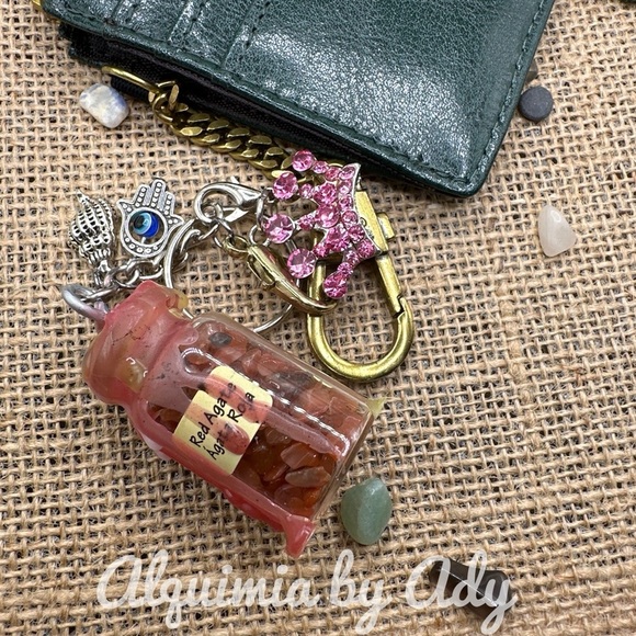 RED AGATE BAG CHARMS CARD HOLDER KEYCHAIN - Picture 1 of 2